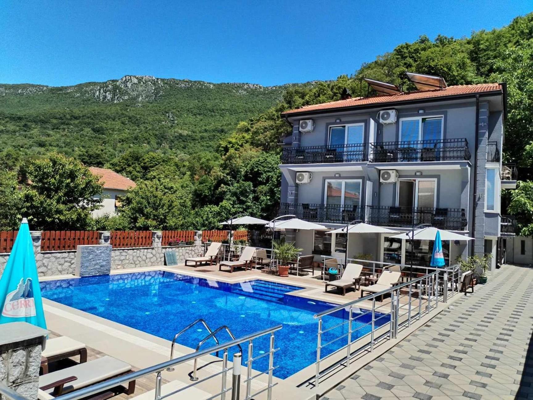 Villa Mimi Pestani Exterior photo